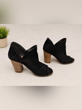Lucky Brand Black Perforated Suede Peep Toe Booties Stacked Heel Womens Size 9